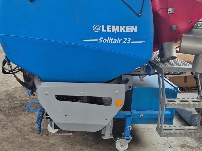 Lemken Azurit 9 mit Fronttank