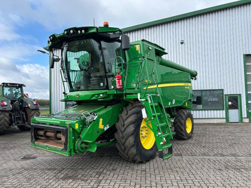 John Deere T670