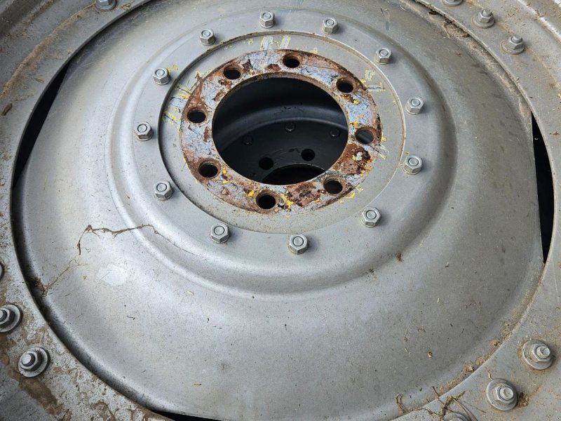 Alliance 13.6R-48 u. 12.4R-32