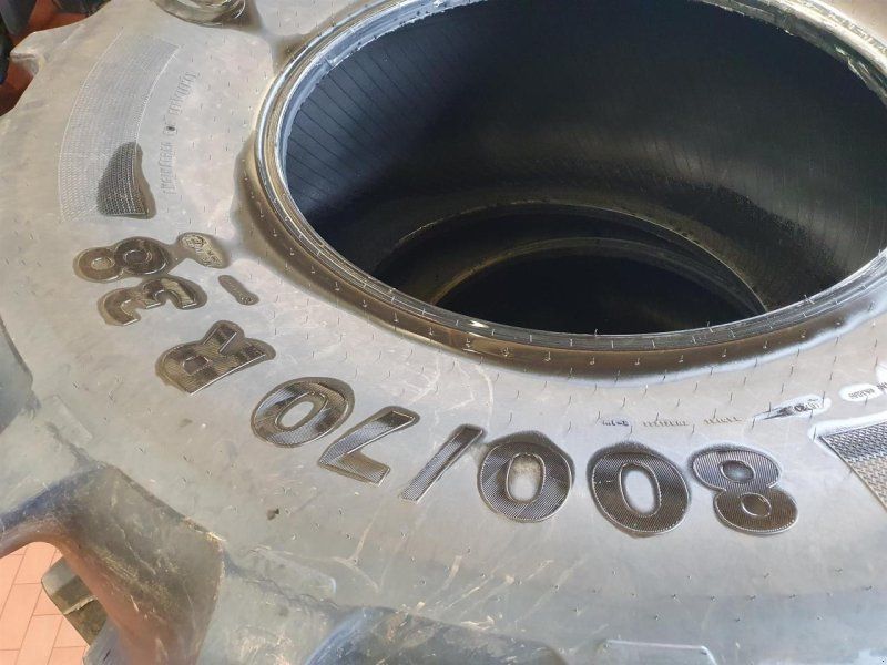 Continental 800/70R38 x2