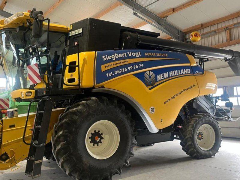 New Holland CR8080