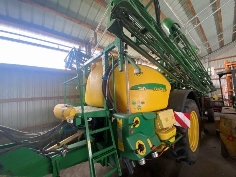 John Deere 740 i