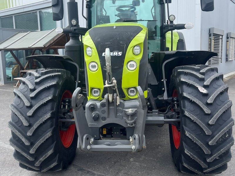 Claas Arion 660