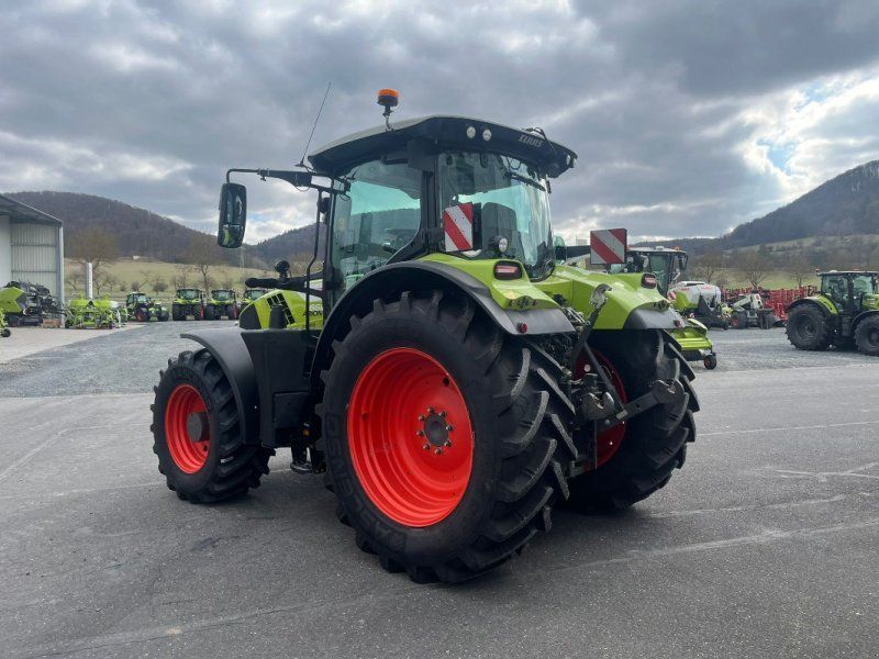 Claas Arion 660