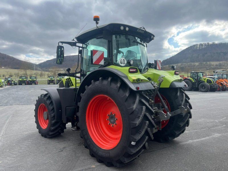 Claas Arion 660