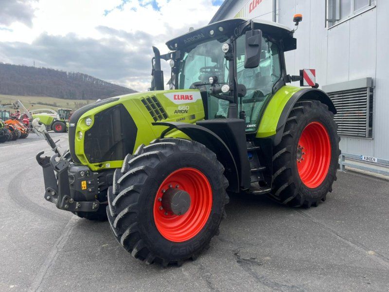 Claas Arion 660