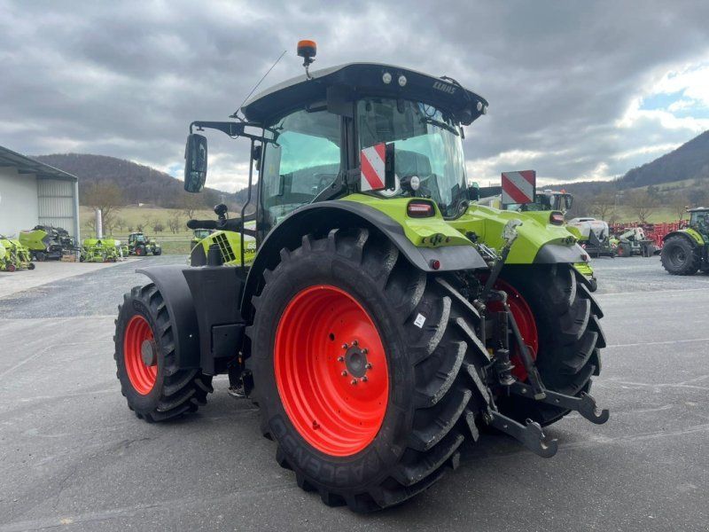Claas Arion 660