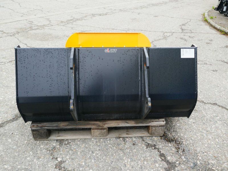 Giant Erdschaufel 150