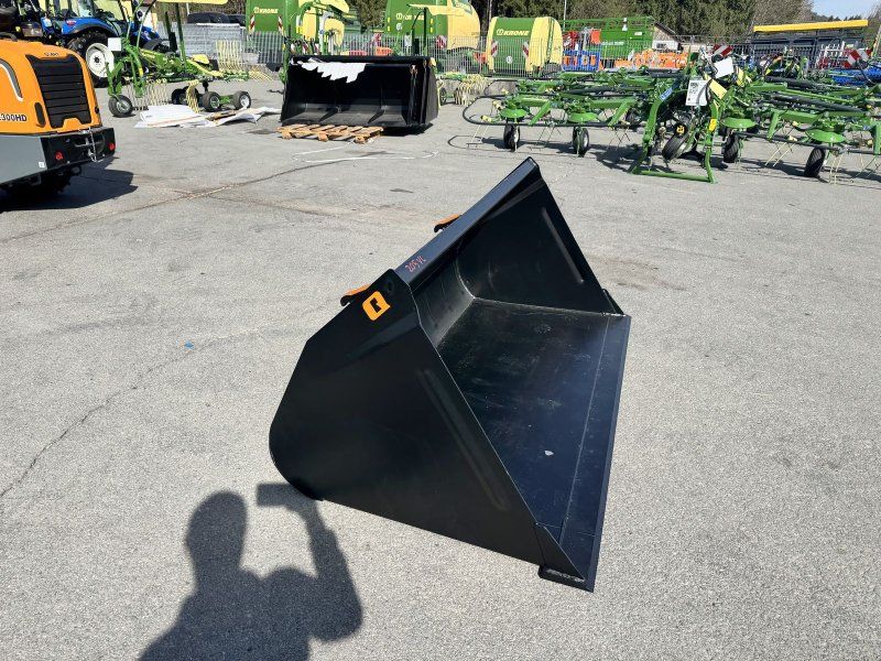 Quicke Volumenschaufel VL 205 mit Euroaufnahme