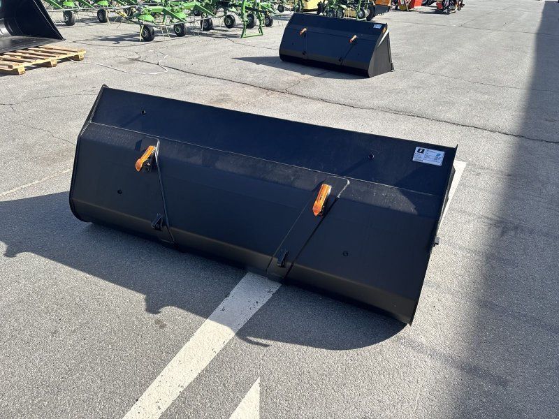 Quicke Volumenschaufel VS 220 mit Euroaufnahme