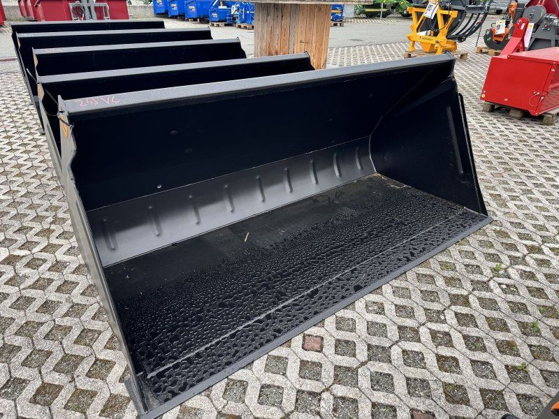 Quicke Volumenschaufel VL 245 mit Euroaufnahme