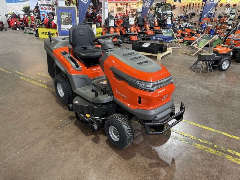 Husqvarna TC 220T Rasen mit 108cm Schnittbreite