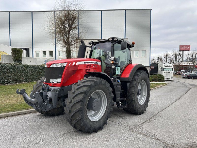 Massey Ferguson 8737