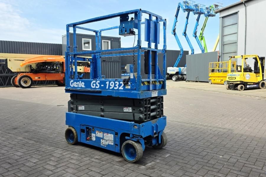 Genie GS1932 Electric, Working Height 7.8 m, 227kg Capac