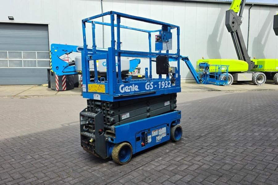 Genie GS1932 Electric, Working Height 7.8 m, 227kg Capac