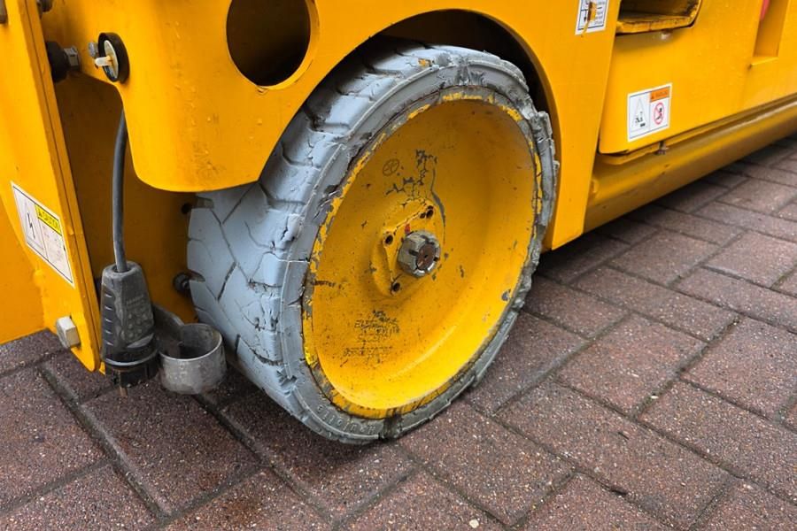 Haulotte Compact 8 As-Is, Electric, 8m Working Height, 350k