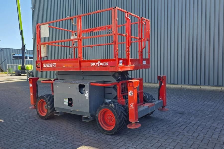 SkyJack SJ6832RT Diesel, 4x4 Drive, 11.6m Working Height,