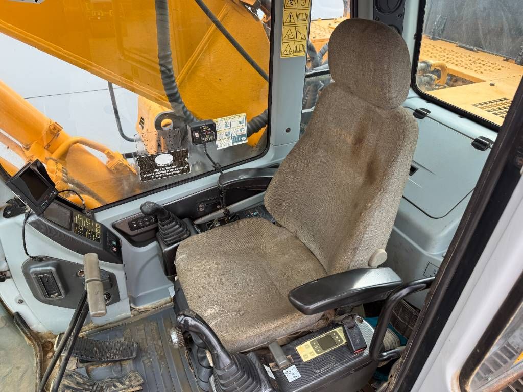 Hyundai R500LC-7A - Quick Coupler / Hammer Lines