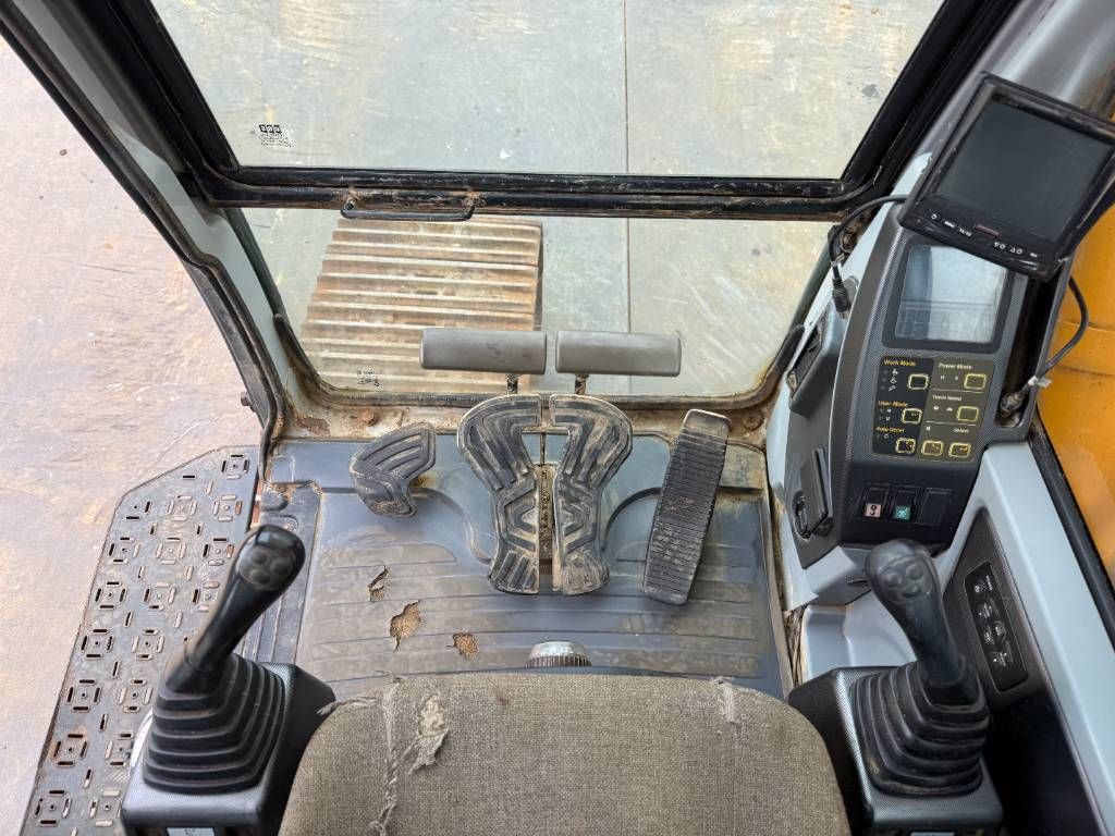 Hyundai R500LC-7A - Quick Coupler / Hammer Lines