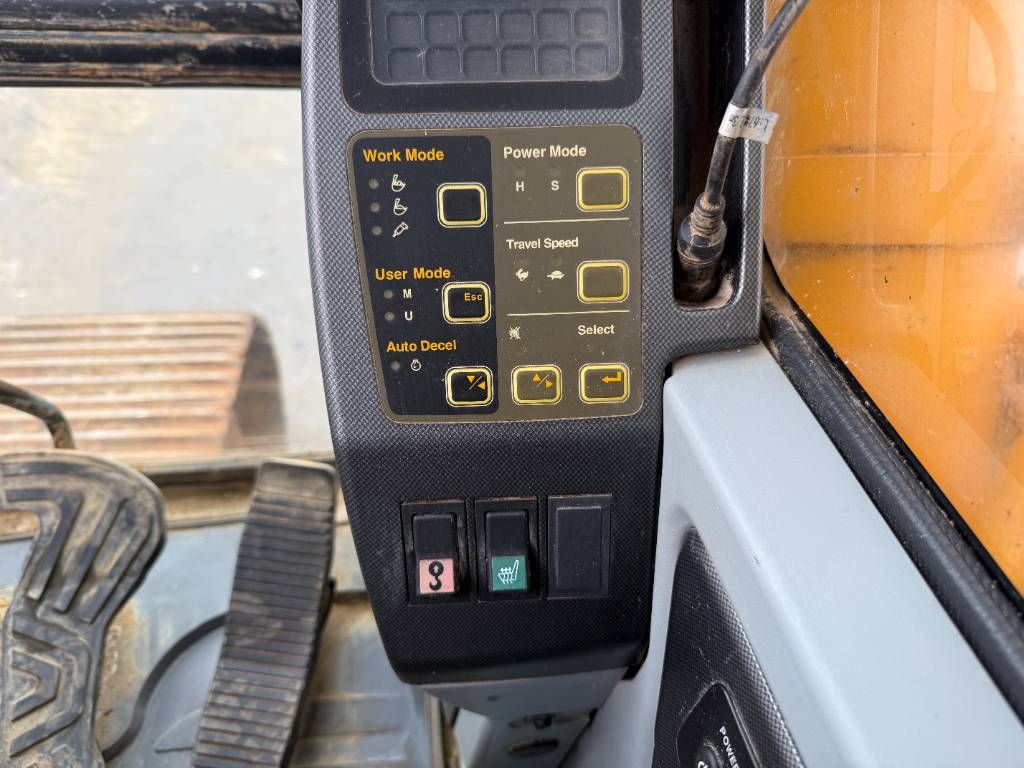 Hyundai R500LC-7A - Quick Coupler / Hammer Lines