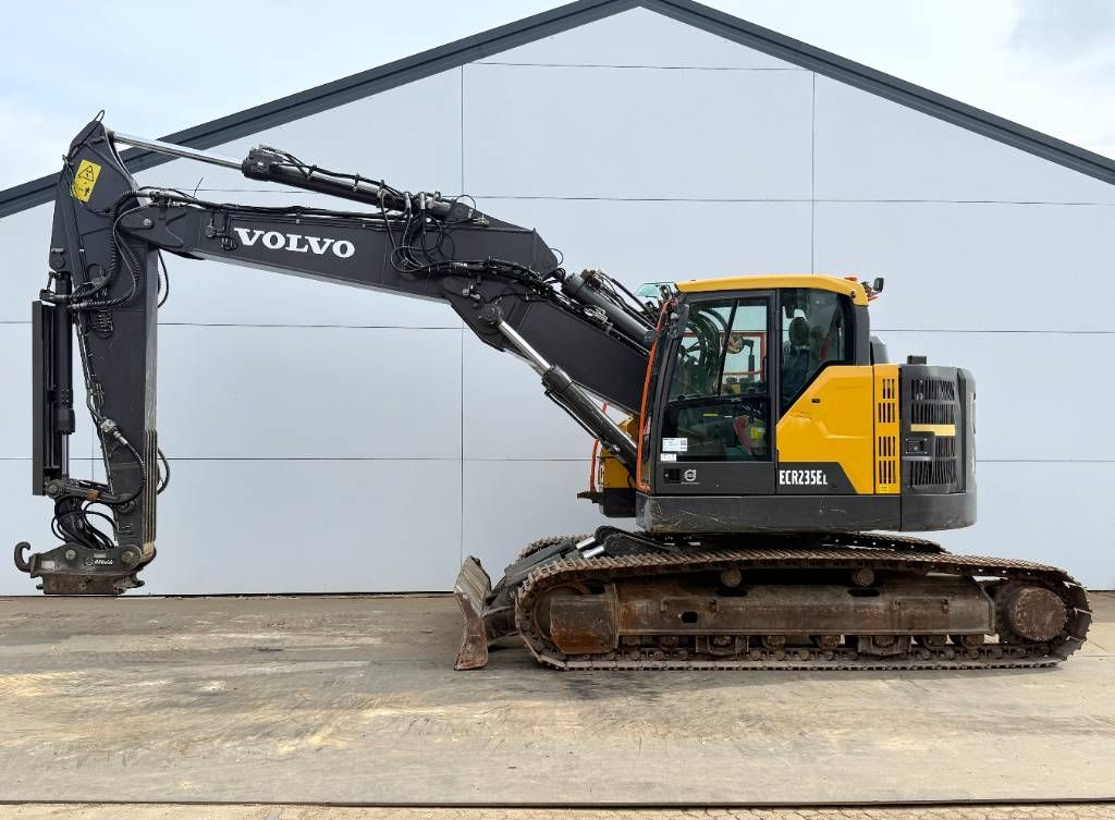 Volvo ECR235EL - German Machine / Triple Boom / Oilquick