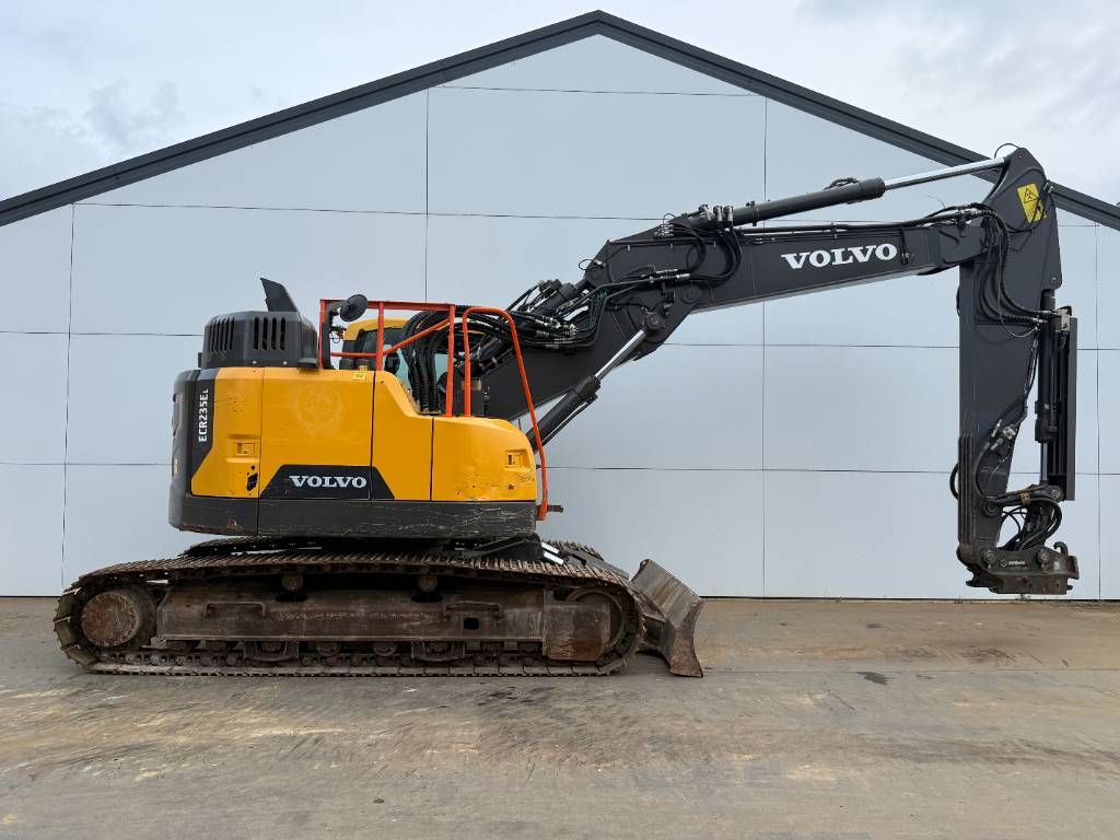 Volvo ECR235EL - German Machine / Triple Boom / Oilquick