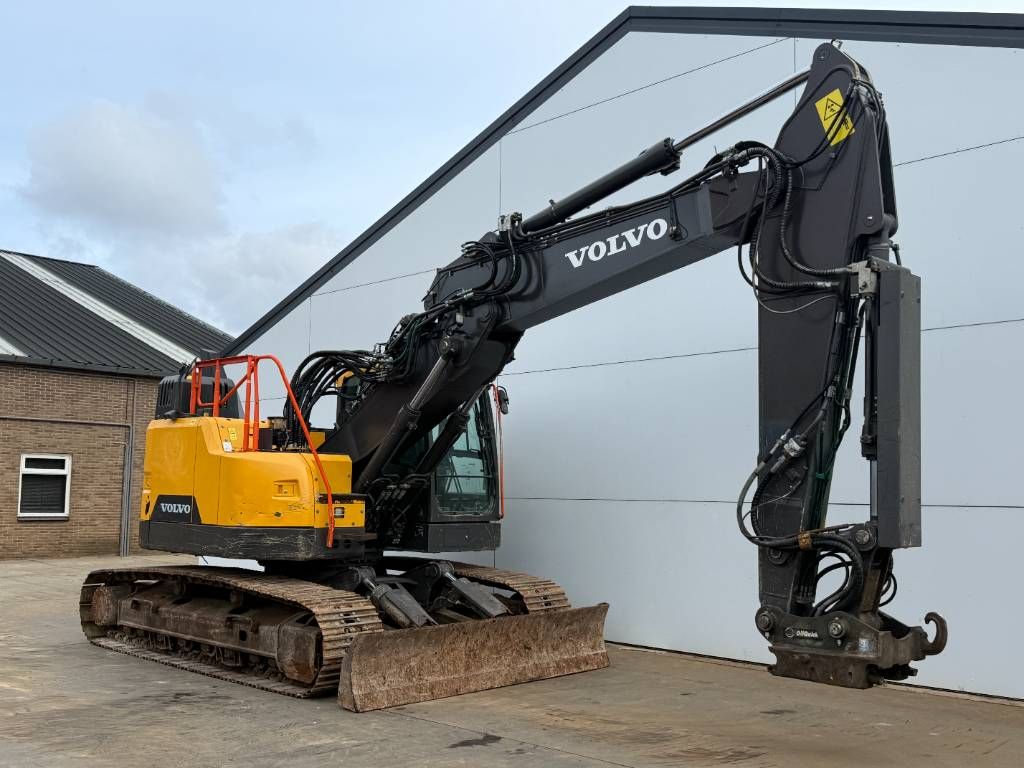 Volvo ECR235EL - German Machine / Triple Boom / Oilquick