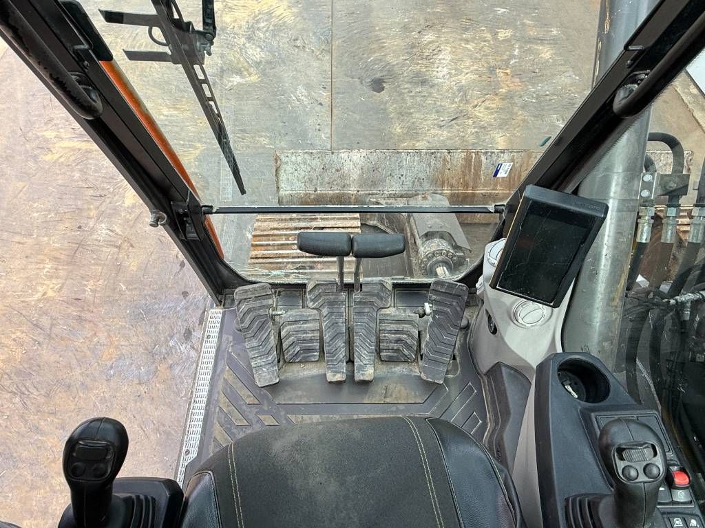 Volvo ECR235EL - German Machine / Triple Boom / Oilquick