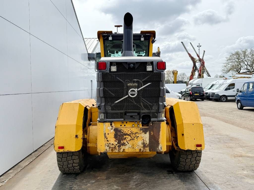 Volvo G946B AWD - EPA Certified / 4.27m Blade / Camera