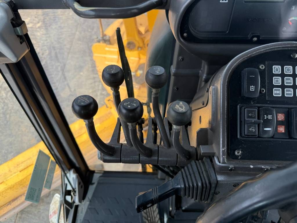 Volvo G946B AWD - EPA Certified / 4.27m Blade / Camera