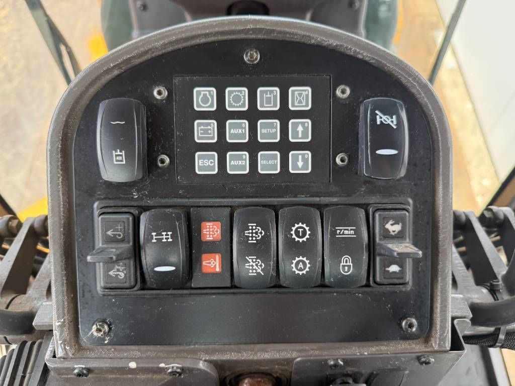 Volvo G946B AWD - EPA Certified / 4.27m Blade / Camera