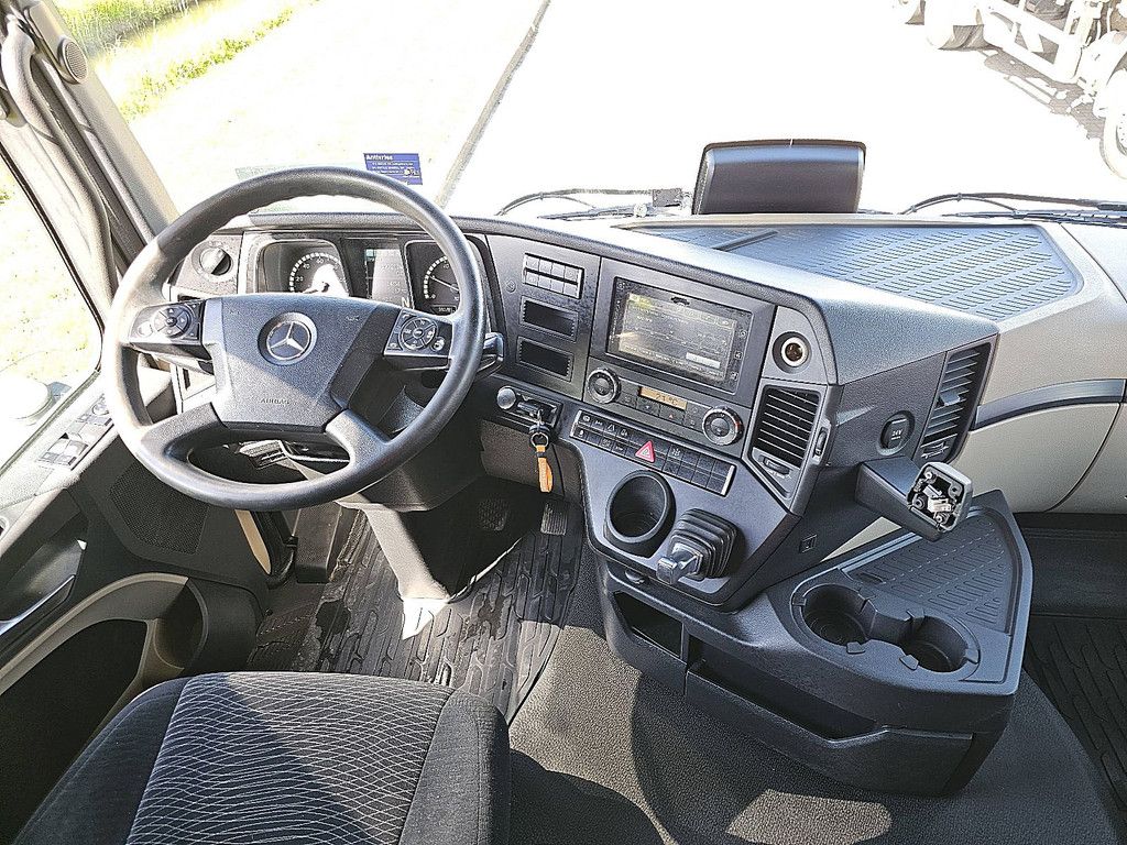 MERCEDES-BENZ ACTROS 1843