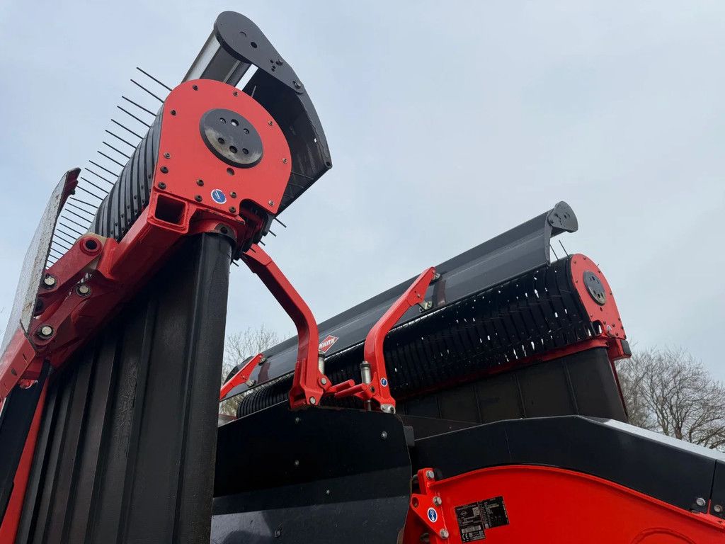 Kuhn Merge Maxx 950 Bandhark Schwader 410 uur!! Kenteken