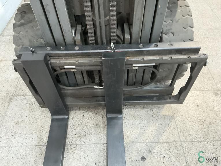 Forklifts LPG Nissan UGD 02 A 30 PQ 2007 Triplex