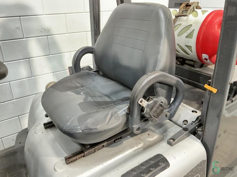 Forklifts LPG Nissan UGD 02 A 30 PQ 2007 Triplex