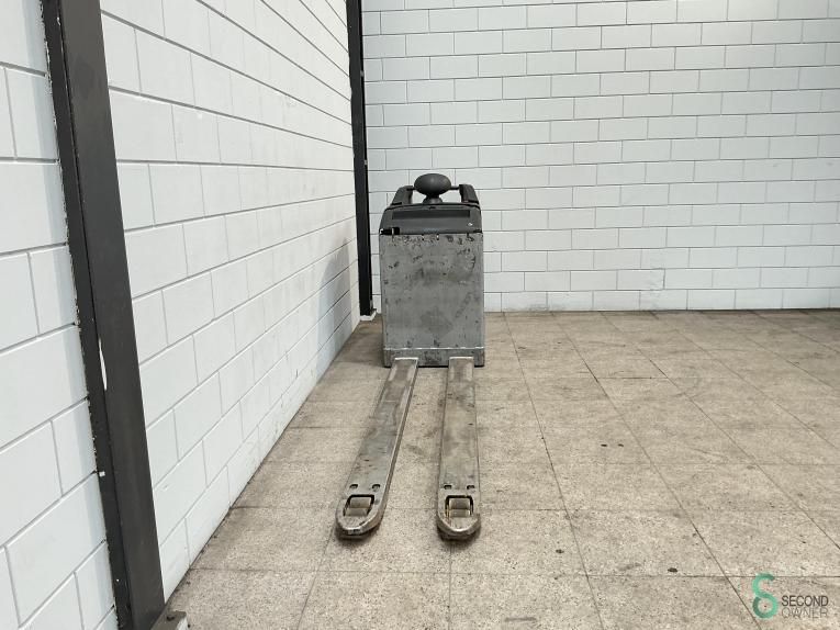 Pallet trucks Electric Still EXU-S24 2018