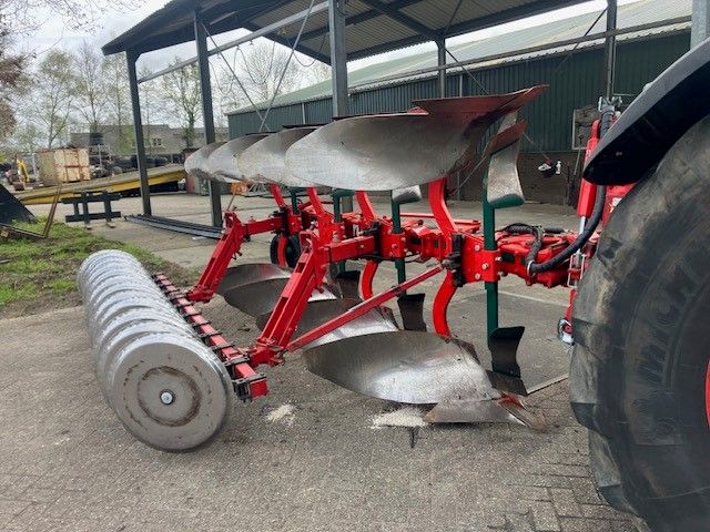 Gebruikte VOGEL EN NOOT 4-schaarwentelploeg met Cappon drukker