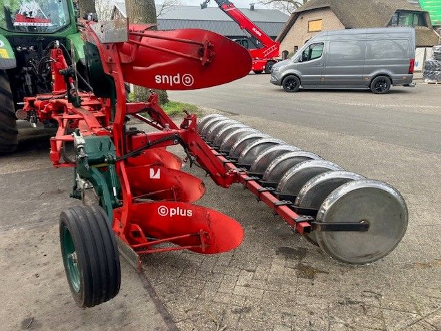 Gebruikte VOGEL EN NOOT 4-schaarwentelploeg met Cappon drukker