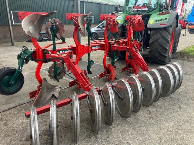 Gebruikte VOGEL EN NOOT 4-schaarwentelploeg met Cappon drukker