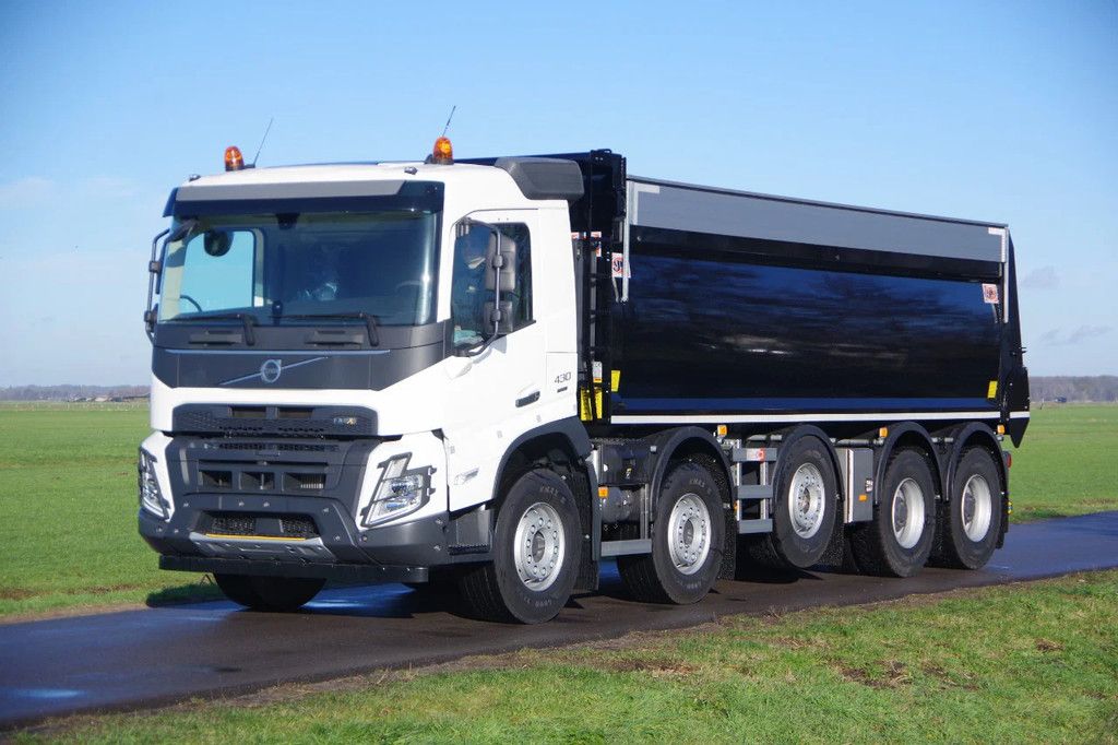 Volvo FMX 10x4 midlift met AJK achteroverkipper
