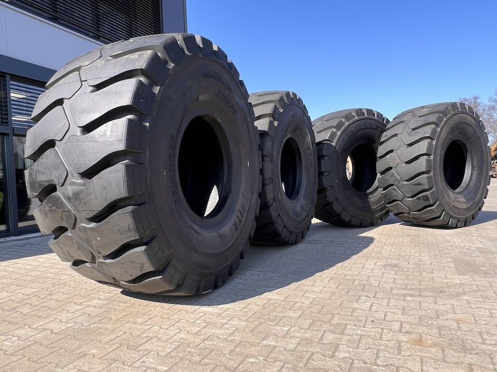 CAT 988 TYRES - EMR20 35/65 R33