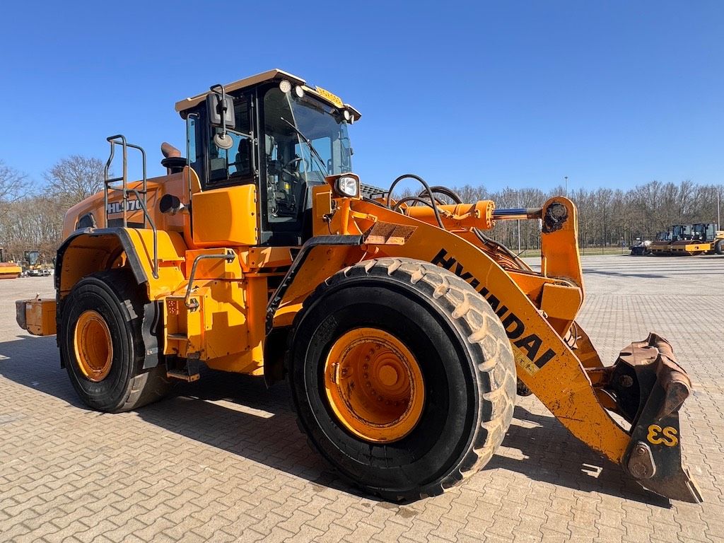 Hyundai HL 970