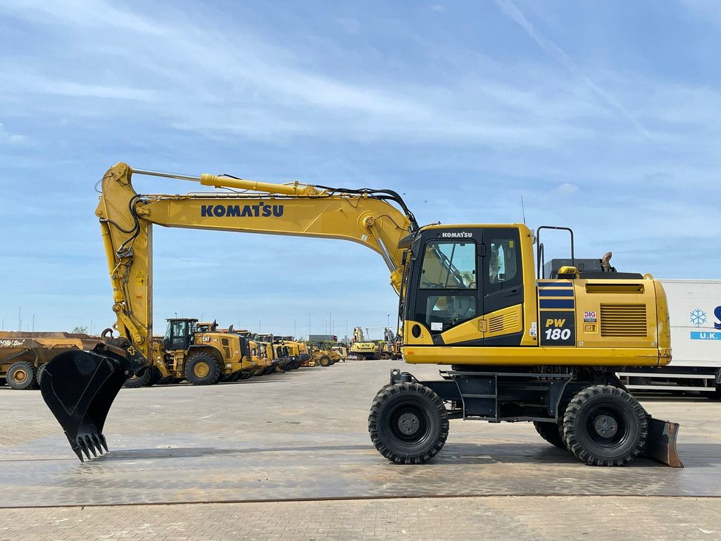 Komatsu PW180-11