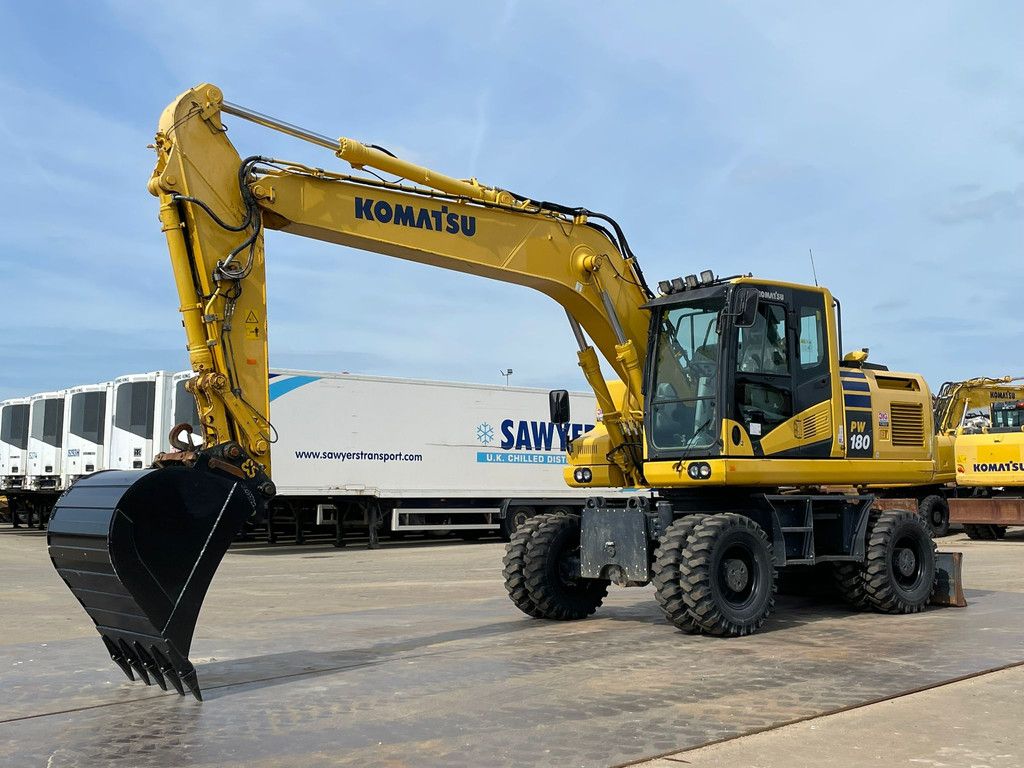 Komatsu PW180-11