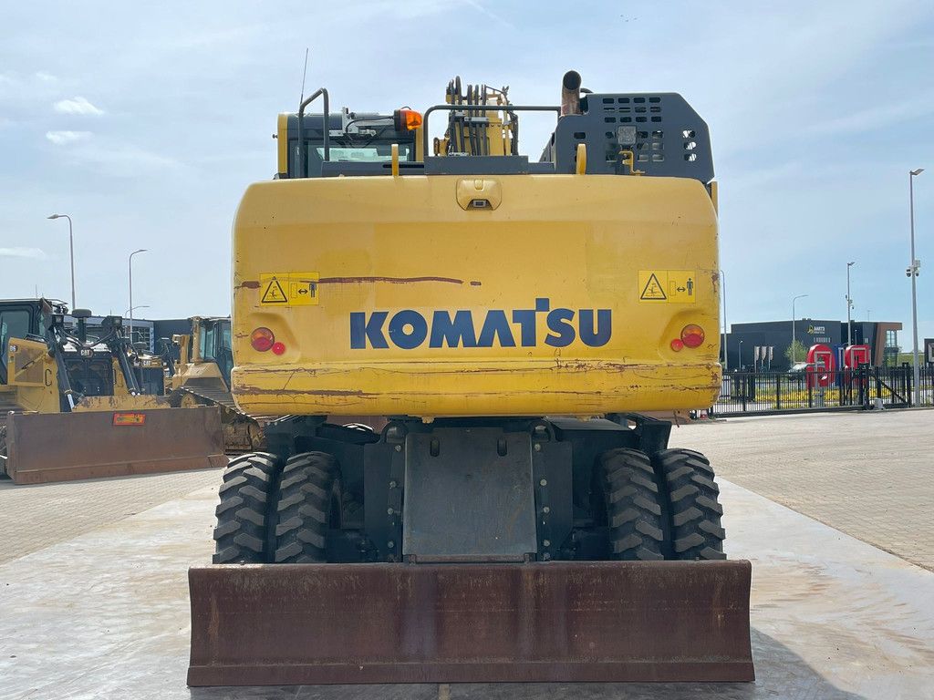 Komatsu PW180-11
