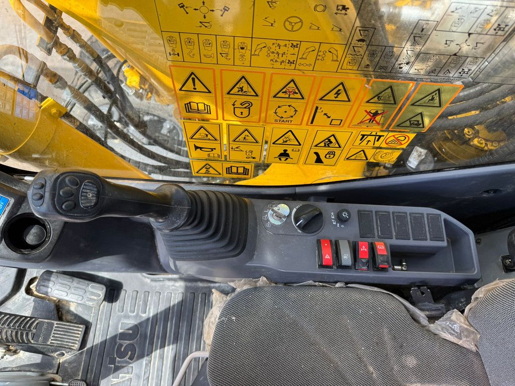 Komatsu PW180-11