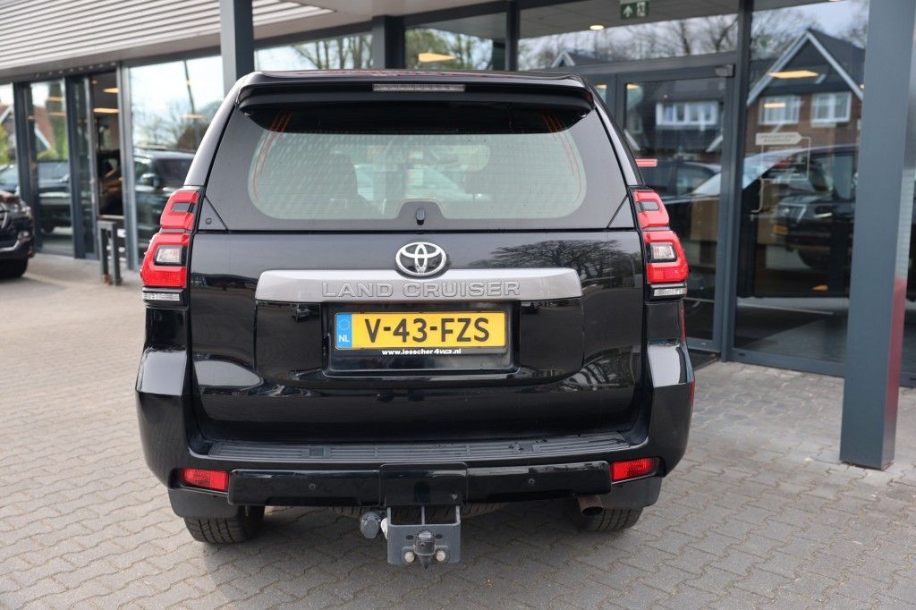 Toyota Landcruiser 150 2.8 D-4D 5DRS CHALLENGER A/T VAN