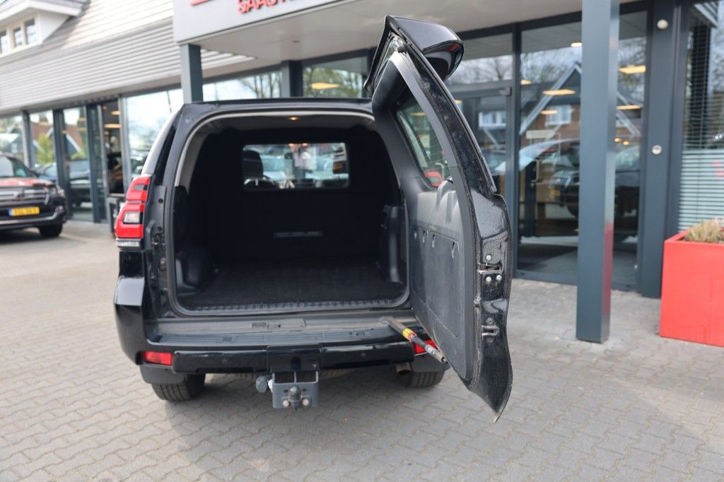 Toyota Landcruiser 150 2.8 D-4D 5DRS CHALLENGER A/T VAN