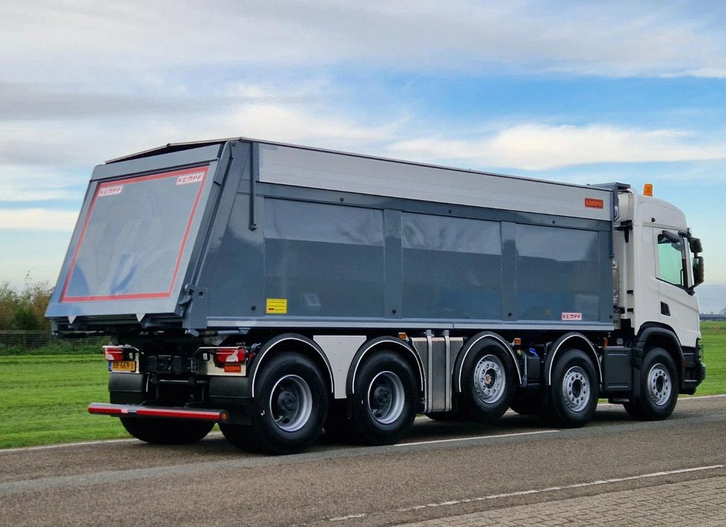 Scania P460 10x4 midlift 49-ton met Kempf kipper