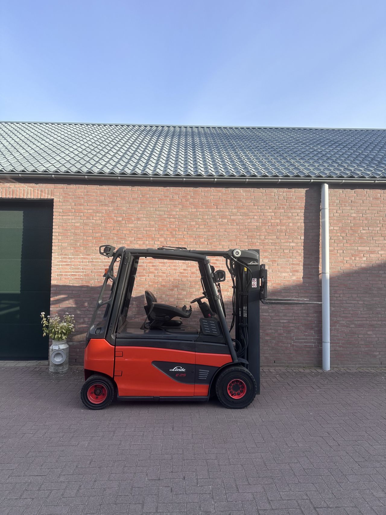 Linde E25L-01 2500kg 2023 triplo elektrische heftruck